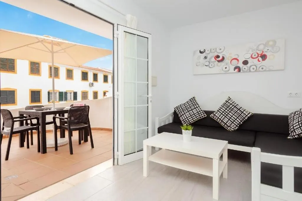 Family Apartment In Ciutadella Cala en Bosc Spanien